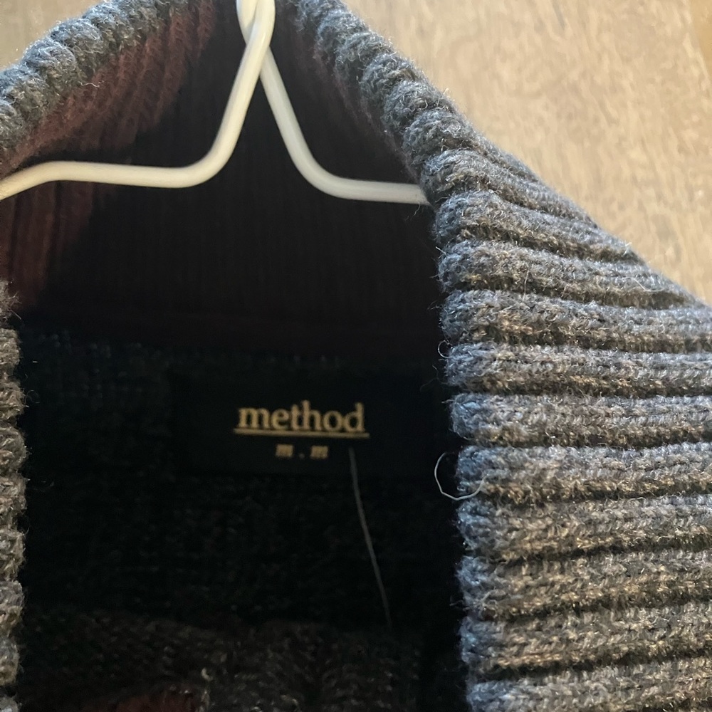Method Sweater Medium - Picture 3 of 4